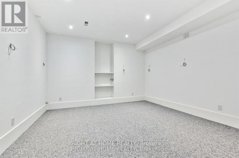 27 HURLINGHAM CRESCENT, Toronto (Banbury-Don Mills), Ontario, M3B2P9