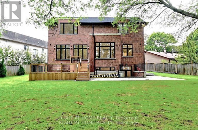 27 HURLINGHAM CRESCENT, Toronto (Banbury-Don Mills), Ontario, M3B2P9