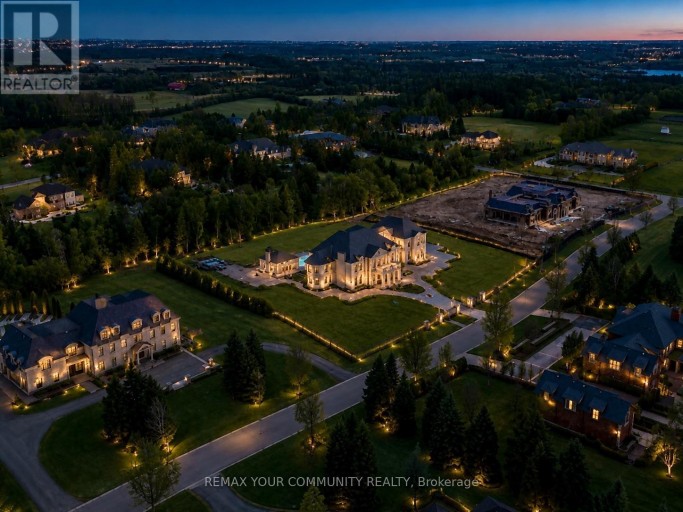 15 EDEN VALE DRIVE, King, Ontario, L7B1L8