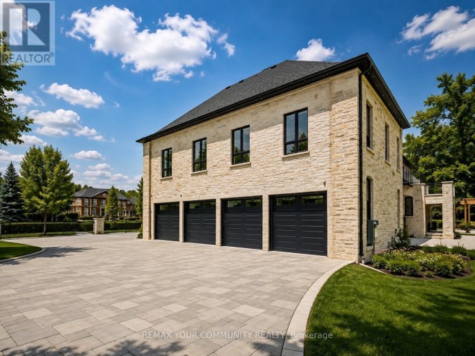 15 EDEN VALE DRIVE, King, Ontario, L7B1L8