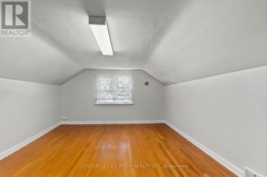 328 COLBORNE STREET W Orillia Ontario photo 13