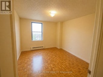 811 - 4673 JANE STREET Toronto (Black Creek) Ontario photo 6