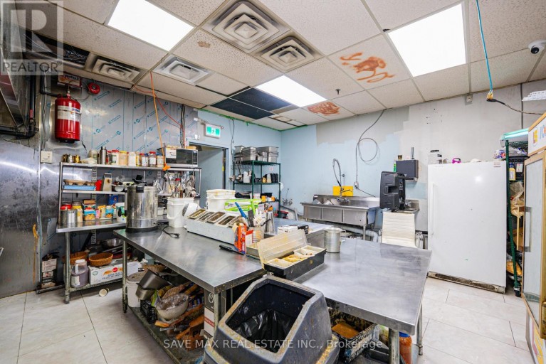 1123 DERRY ROAD, Mississauga (Northeast), Ontario, L5T1P3