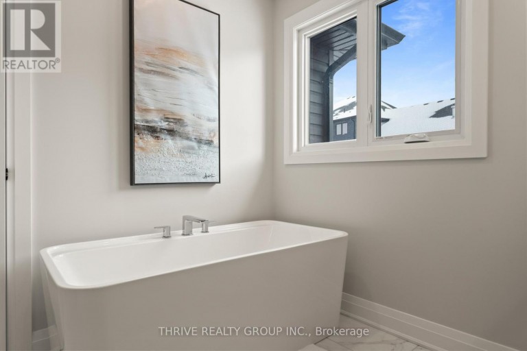 24 - 2261 LINKWAY BOULEVARD, London South (South A), Ontario, N6K0L4
