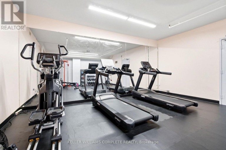 17 - 15 NICKLAUS DRIVE, Hamilton (Vincent), Ontario, L8K5J5