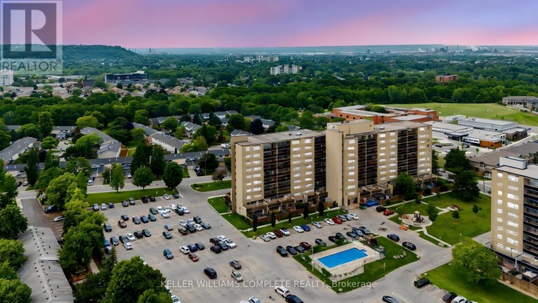 17 - 15 NICKLAUS DRIVE, Hamilton (Vincent), Ontario, L8K5J5