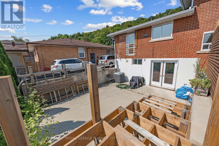 79 KIMBERLY DRIVE, Hamilton (Rosedale), Ontario, L8K4K7