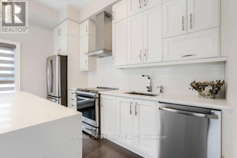 609 - 128 GROVEWOOD COMMON, Oakville (GO Glenorchy), Ontario, L6H0X3
