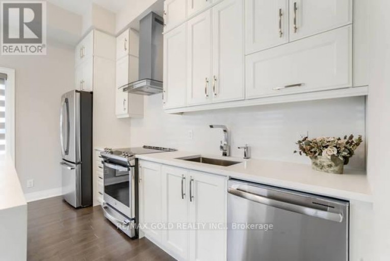 609 - 128 GROVEWOOD COMMON, Oakville (GO Glenorchy), Ontario, L6H0X3