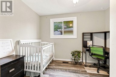 25 UPCOTT CRESCENT London South (South Y) Ontario photo 21
