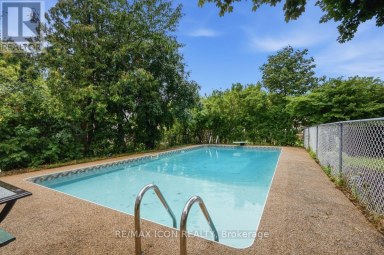 25 UPCOTT CRESCENT London South (South Y) Ontario photo 37