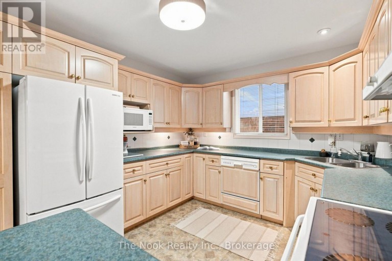 355 RIDGEWAY AVENUE, Oshawa (McLaughlin), Ontario, L1J2V3