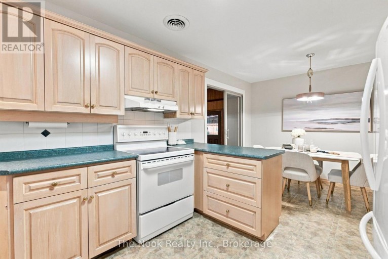 355 RIDGEWAY AVENUE, Oshawa (McLaughlin), Ontario, L1J2V3