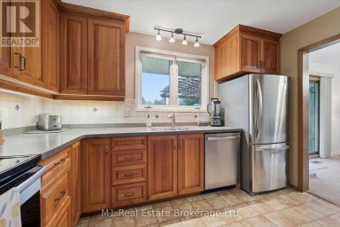 610 ST DAVID STREET S Centre Wellington (Fergus) Ontario photo 17
