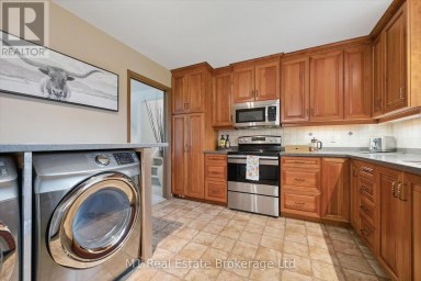 610 ST DAVID STREET S Centre Wellington (Fergus) Ontario photo 19