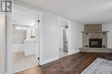 610 ST DAVID STREET S Centre Wellington (Fergus) Ontario photo 38