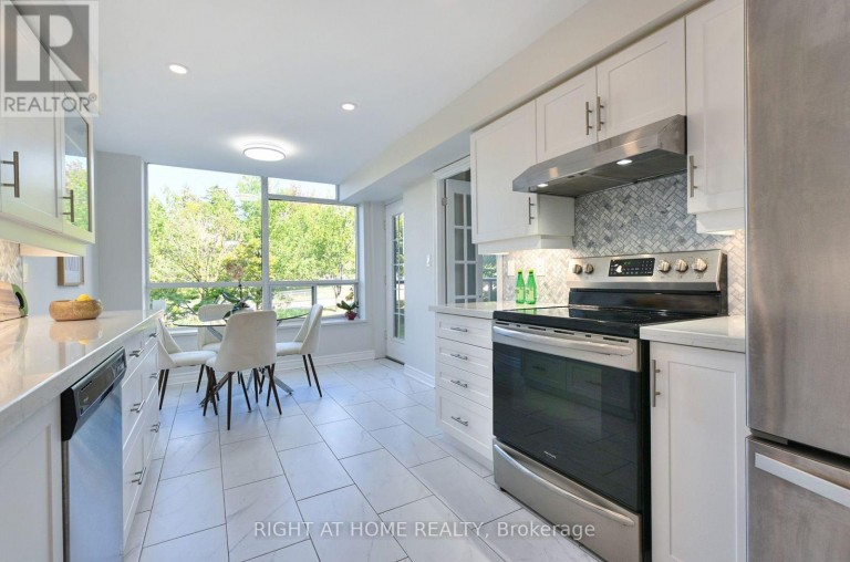 215 - 3181 BAYVIEW AVENUE, Toronto (Bayview Woods-Steeles), Ontario, M2K2Y2