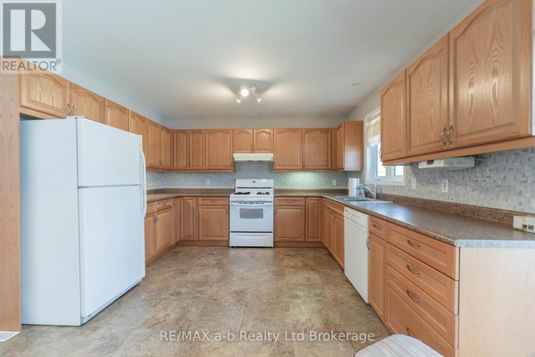 44 BEECH BOULEVARD, Tillsonburg, Ontario, N4G5R8