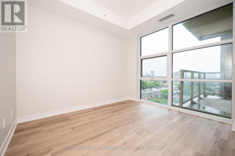 804 - 1787 ST CLAIR AVENUE W, Toronto (Weston-Pellam Park), Ontario, M6N0B7