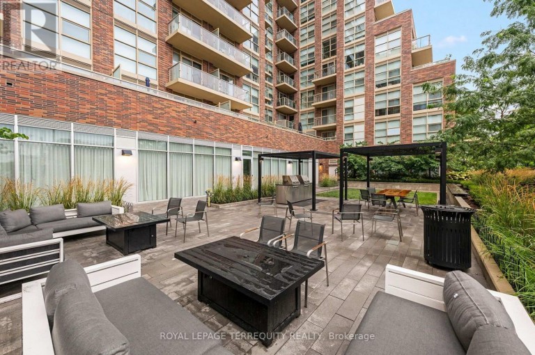804 - 1787 ST CLAIR AVENUE W, Toronto (Weston-Pellam Park), Ontario, M6N0B7