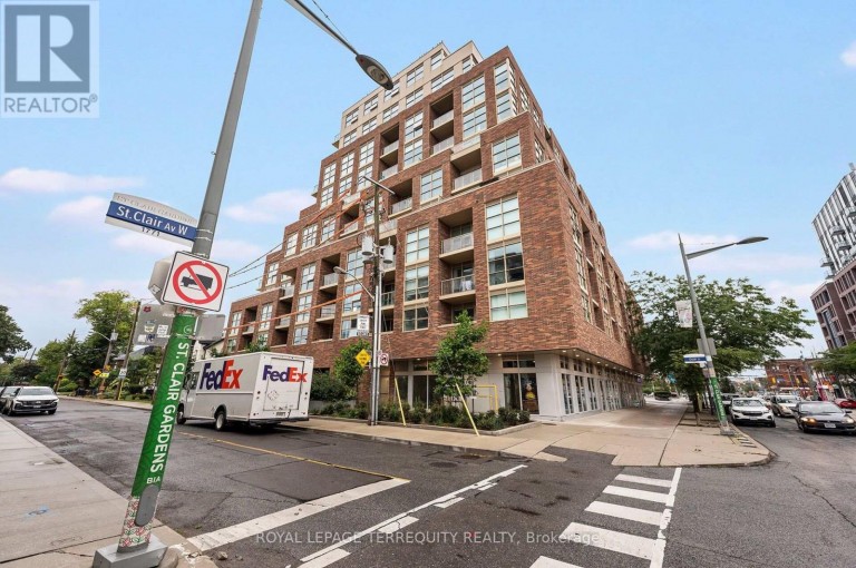 804 - 1787 ST CLAIR AVENUE W, Toronto (Weston-Pellam Park), Ontario, M6N0B7