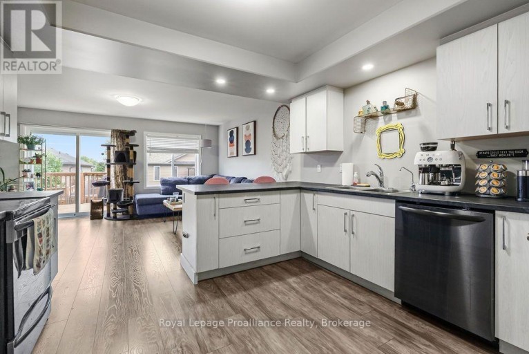 17 DEWAL PLACE, Belleville (Belleville Ward), Ontario, K8P0H3