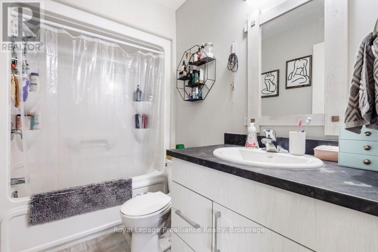 17 DEWAL PLACE, Belleville (Belleville Ward), Ontario, K8P0H3