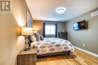 706 ONTARIO STREET Cobourg Ontario photo 17