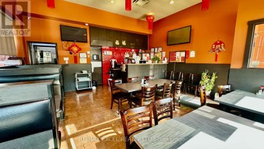 8 - 62 OVERLEA BOULEVARD Toronto (Thorncliffe Park) Ontario photo 4