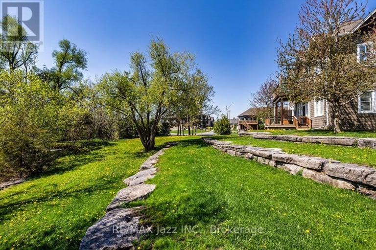 111 - 29 LAKEWOOD CRESCENT, Kawartha Lakes (Bobcaygeon), Ontario, K0M1A0