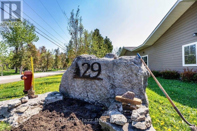 111 - 29 LAKEWOOD CRESCENT, Kawartha Lakes (Bobcaygeon), Ontario, K0M1A0