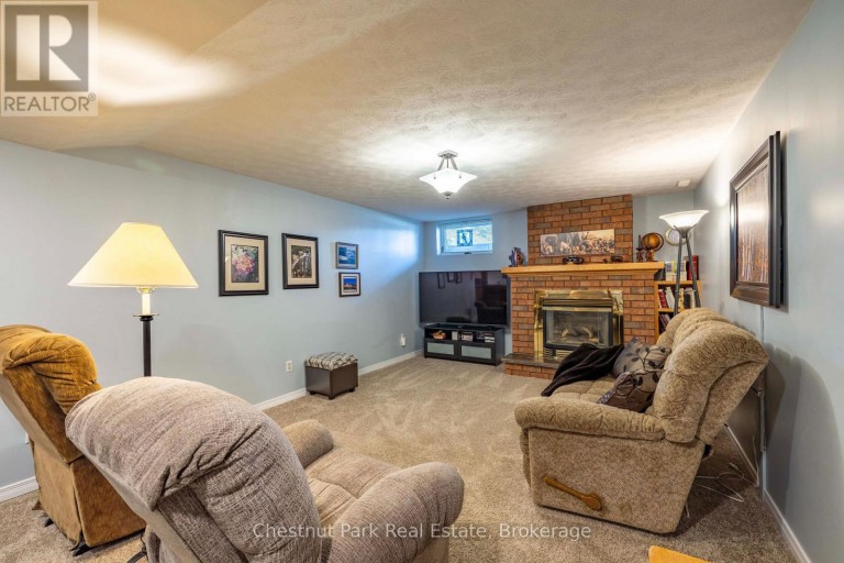 861 ARLINGTON STREET, Saugeen Shores, Ontario, N0H2C4