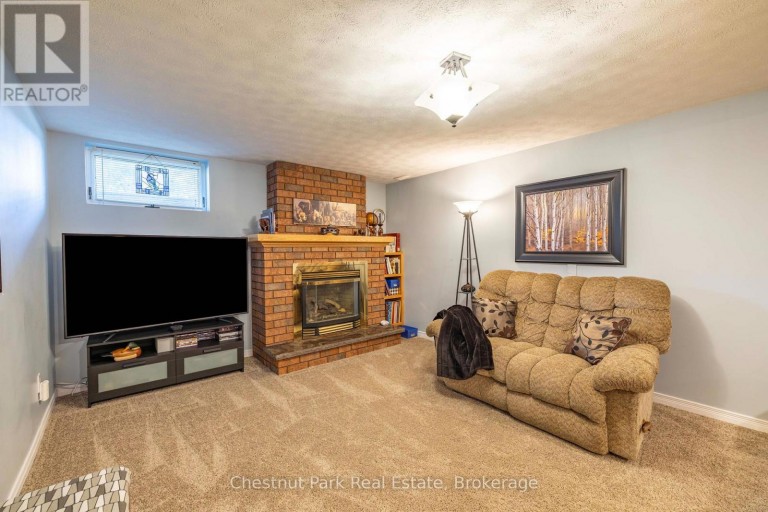 861 ARLINGTON STREET, Saugeen Shores, Ontario, N0H2C4