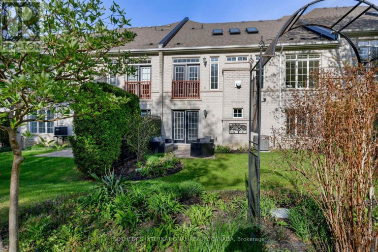 463 CROSSING BRIDGE PLACE, Aurora (Aurora Estates), Ontario, L4G7N1