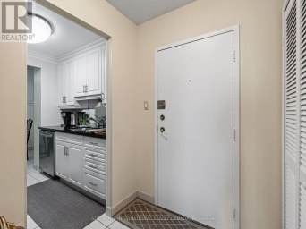 1001 - 299 MILL ROAD Toronto (Markland Wood) Ontario photo 2