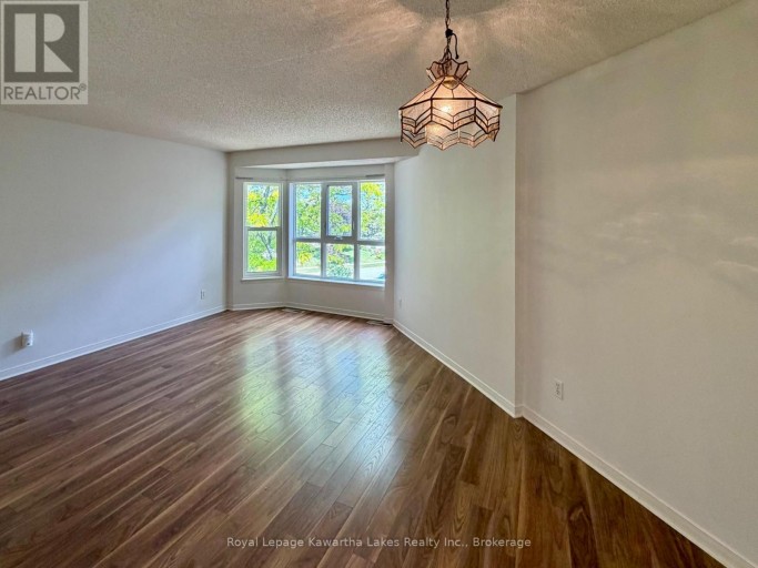 303 - 4 HERITAGE WAY, Kawartha Lakes (Lindsay), Ontario, K9V5Z2