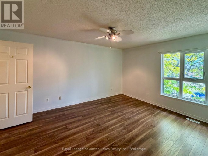 303 - 4 HERITAGE WAY, Kawartha Lakes (Lindsay), Ontario, K9V5Z2