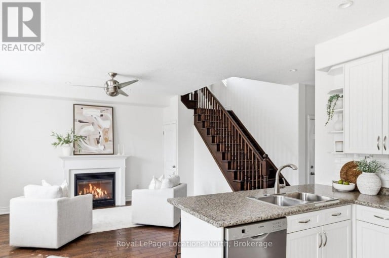 15 CLARK STREET, Collingwood, Ontario, L9Y0H9