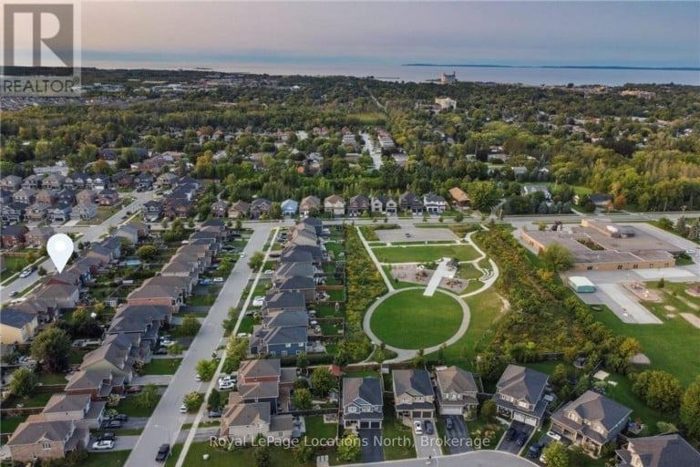 15 CLARK STREET, Collingwood, Ontario, L9Y0H9