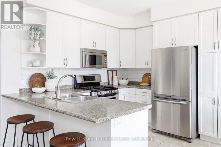 15 CLARK STREET, Collingwood, Ontario, L9Y0H9