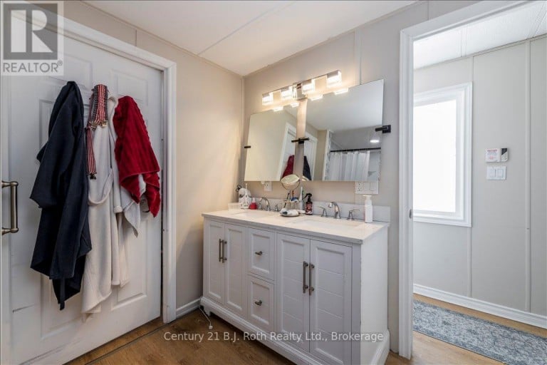 1 SMITHS LANE, Midland, Ontario, L4R0B9