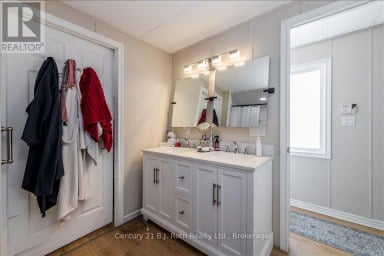 1 SMITHS LANE Midland Ontario photo 16