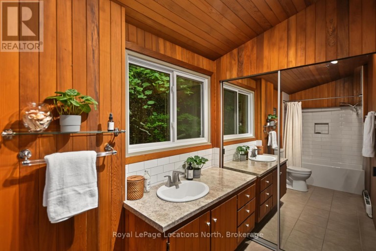 143 ST MORITZ CRESCENT, Blue Mountains, Ontario, L9Y0S6