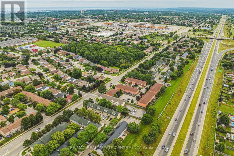 3 - 266 LIMERIDGE ROAD E, Hamilton (Bruleville), Ontario, L9A2S7