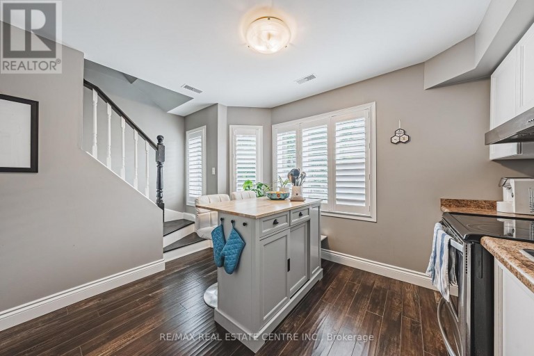 3 - 266 LIMERIDGE ROAD E, Hamilton (Bruleville), Ontario, L9A2S7