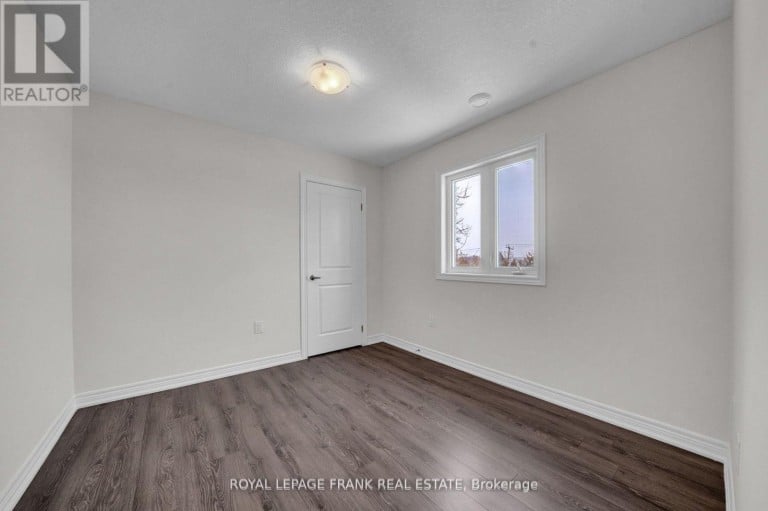 402 OLIVE AVENUE, Oshawa (Central), Ontario, L1H2R1