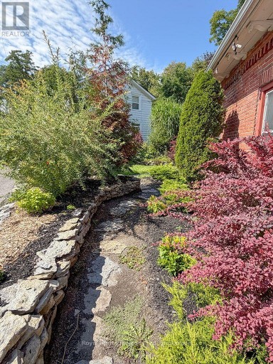 6 WILLARD STREET, Belleville (Belleville Ward), Ontario, K8P1C5