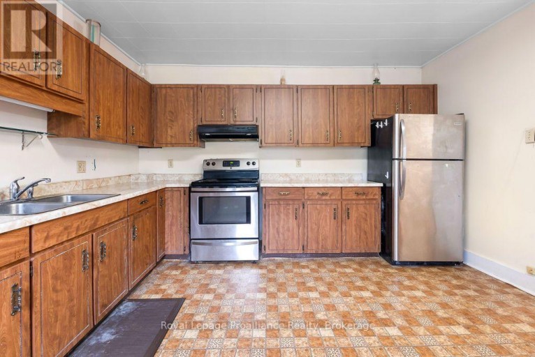 294 MOIRA STREET E, Belleville (Belleville Ward), Ontario, K8P2T1
