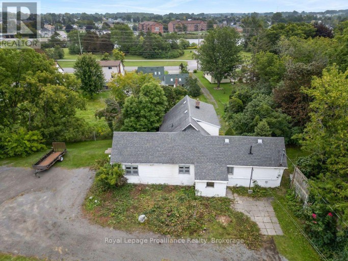 294 MOIRA STREET E, Belleville (Belleville Ward), Ontario, K8P2T1
