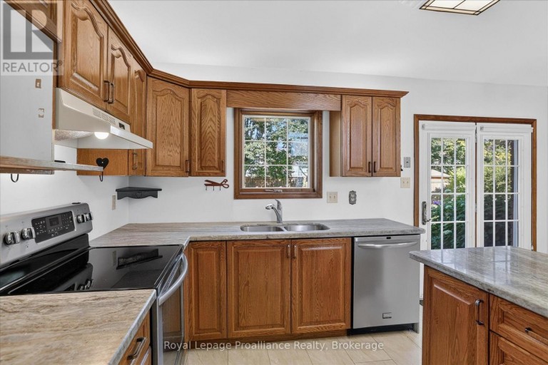 1664 FORSTER AVENUE, Peterborough (Otonabee Ward 1), Ontario, K9K2G6